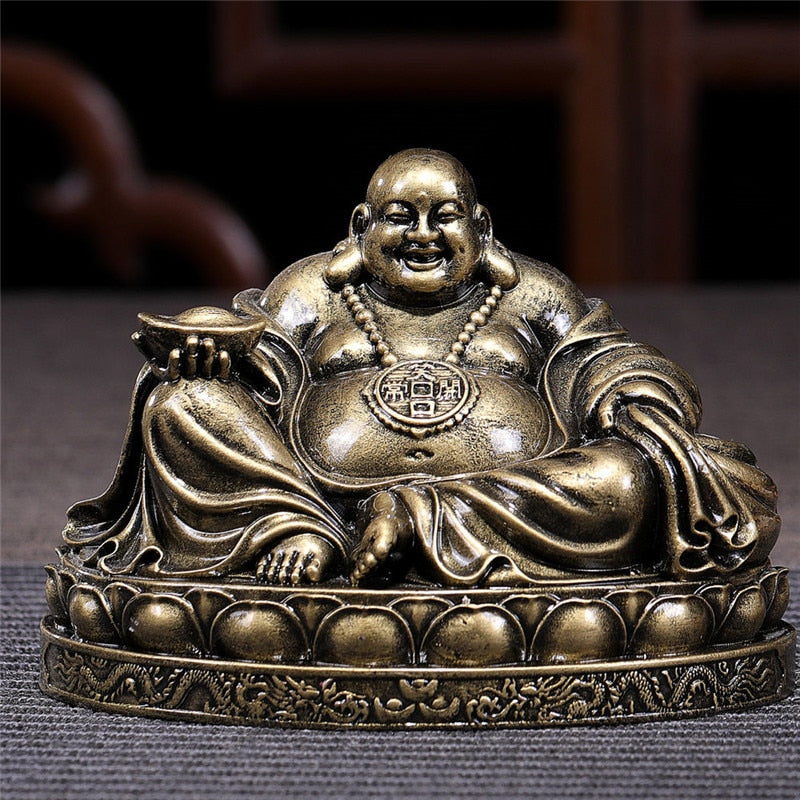 Statuette de bouddha rieur, un porte-bonheur traditionnel chinois